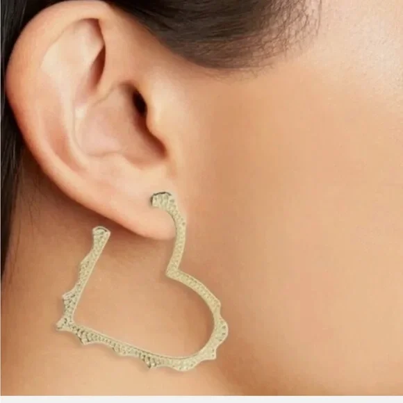 Kendra Scott Sophee Gold Heart Hoop Earrings NWT - Picture 5 of 6